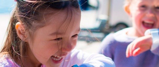 Für Kinder sind Smartwatches eine tollle Sache, sie haben viel Spaß da
